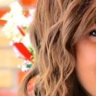 Libbie Peters, con su hijo, a quien espera un día darle una familia normal.