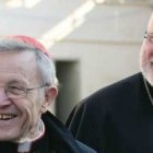Los cardenales alemanes Walter Kasper (izquierda) y Reinhard Marx, presidente de la Conferencia Episcopal Alemana