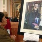 Muchos piden la intercesión del obispo Gallegos en su tumba en el santuario de Guadalupe en Sacramento