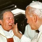 Luigi Giussani, en un acto con San Juan Pablo II a mediados de los años 90.