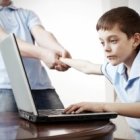 Las pantallas se han convertido en una gran adicción para muchos niños