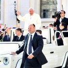 Al Papa se le vio feliz de retornar al contacto con los fieles tras el retiro cuaresmal.