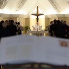 El Papa Francisco en la habitual misa matinal en la Residencia Santa Marta