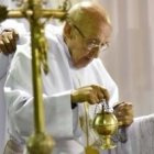 El padre Olegario llegó a Paraguay como misionero con 60 años y a los 96 sigue ejerciendo de profesor y celebrando los sacramentos