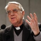 El padre Lombardi recordó el documento de 2002 de la Comisión Teológica Internacional sobre el diaconado.