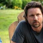 No es sólo el sufrimiento de la niña el que desconcierta: también el de sus padres.