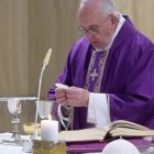 El Papa Francisco celebra misa casi todos los días en la capilla de la Residencia Santa Marta