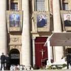 Las imágenes de los 7 nuevos santos expuestas en la ceremonia de canonización