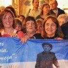 El obispo Santiago Olivera, postulador de la causa del Cura Brochero, con peregrinos en Roma - él conoce bien al nuevo santo
