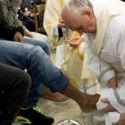 Francisco da una significación especial al gesto del lavatorio de pies del Jueves Santo