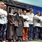 Entre algunos de los mejores chefs de España, dos clarisas expertas en chocolate.