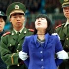 Una mujer de Guanzhou, sur de China, poco antes de ser ejecutada - el gigante comunista es el que más penas de muerte aplica