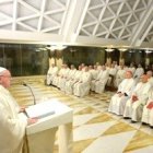 Francisco explica en la capilla de la Casa Santa Marta la importancia de ser testigo de Cristo
