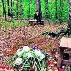 Entre el Bishop de 1994 y el de 2016 medió una conversión. Entre ambas imágenes suyas, el lugar del crimen.