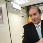 Antonio Gutiérrez, del Sindicato Médico de Sevilla, dice que a quien le moleste una estampa o cruz es libre de ir a otro médico