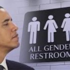 Obama multará a quien impida a un hombre que declare ser mujer entrar en un lavabo femenino