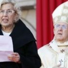 La alcaldesa de Madrid, Manuela Carmena, enumeró el Sermón de la Montaña y las obras de misericordia en su voto a la Almudena