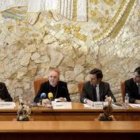 De izquierda a derecha, Lombardi, Osoro, Daniel Sada e Isidro Catela, con el libro La Oración fuerza que cambia el mundo