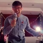 El padre Damián, 30 años, misionero redentorista que ama la música, candidato a Eurovisión