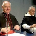 Gerhard Muller y el dominico Serge-Thomas Bonino presentan el documento sobre cremación y enterramientos