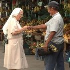 Fotograma de uno de los programas de Misioneros por el Mundo de 13TV