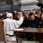 El Papa exhortó a los párrocos para hacer propia la fe en la que deben confirmar a los fieles