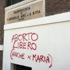 Esta es la pintada que apareció en la fachada de la iglesia