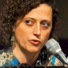 Lori fue adoptada y supo años después la historia de su nacimiento, que ahora transmite para ayudar a madres que estén pensando abortar.