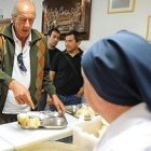 La labor asistencial de la Iglesia se incrementa cada año