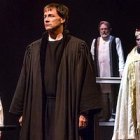 Juicio a Martín Lutero: una obra de teatro que relaciona al ex monje agustino con diversos personajes de la Historia.