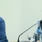 El presidente de la Fundación Cari Filii, Luis Cort, y el arzobispo de Oviedo, monseñor Sanz Montes.