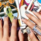 Las cartas están diseñadas para fascinar y enganchar al tarotista y alejarle del pensamiento razonable