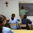 Diversos gobiernos autonómicos intentan erosionar la clase de religión y los derechos de sus docentes