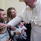 El Papa está convencido de que las familias salvarán Europa