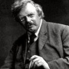 A la izquierda, Tolkien; a la derecha, Lewis; en posición central (en todos los sentidos) respecto a ambos, Chesterton.