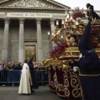 El Jesús de Medinaceli de Madrid a su paso ante el Congreso de los Diputados