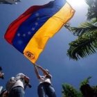 Los venezolanos se enfrentan a momentos de crisis y confusión