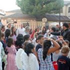 Niños y familias de Alcalá en Holywins, una de las actividades callejeras del obispado