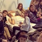 Chema, en el hospital cuando ya estaba muy enfermo, rodeado por algunos de sus hijos