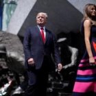 Trump, Melania y detrás el monumento polaco que recuerda la II Guerra Mundial