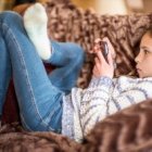La adicción a las pantallas empieza en la infancia si los padres no la frenan
