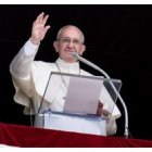 El Papa Francisco predica el Ángelus desde el balcón