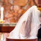 En España ya solo un 30 por ciento de bodas son por la Iglesia, pero muchos alejados aún vienen buscando el rito en la parroquia