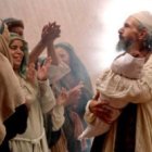 Sus vecinos y parientes, se alegraban con ella.