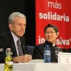 Manuel Bretón, desde hace unos meses presidente de Cáritas Española, y el cardenal Tagle, de Manila