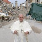 El Papa en su visita a la zona del terremoto