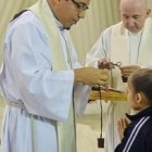 El escapulario va unido a la devoción a la Virgen del Carmen que se celebra este domingo