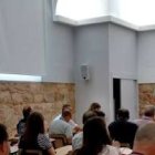 Jairo Alonso, que lleva las cuentas de la comunidad Fe y Vida, explica la lógica matemática de Dios, que multiplica lo que se da