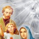 Sagrada Familia de Nazaret, enséñanos el recogimiento interior.