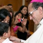 El obispo de Getafe, López de Andújar, cada año bautiza niños salvados del aborto por rescatadores y apoyados por la asociación Más Futuro